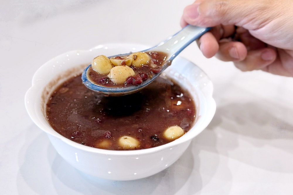 Red Bean Paste With Lotus Seeds. — Picture by CK Lim