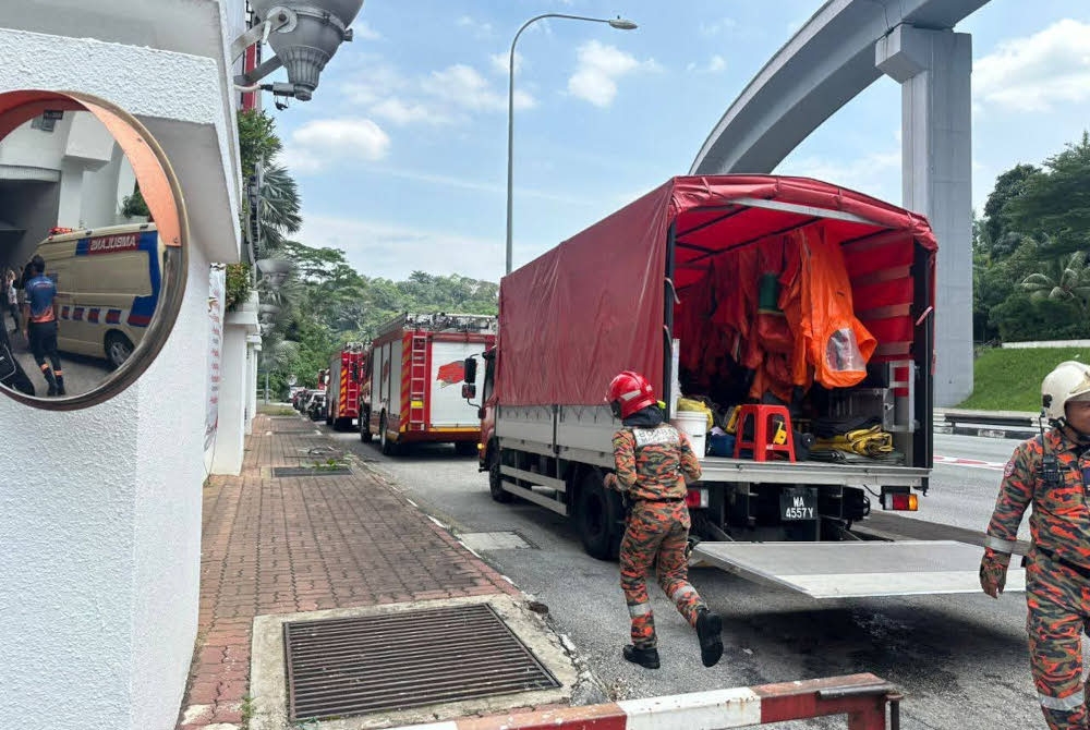 In a statement, the university said the affected building will remain closed until official investigations are completed. — Picture from X/@mohd_escobar