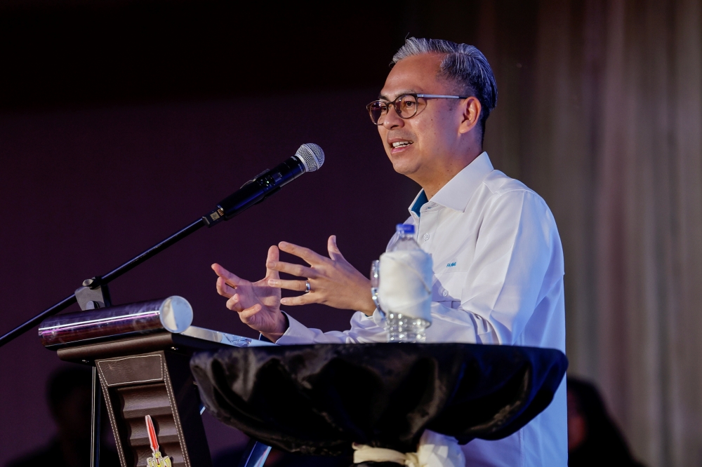 MCMC to secure social media cooperation to bar under‑16s by mid‑2026, says Fahmi