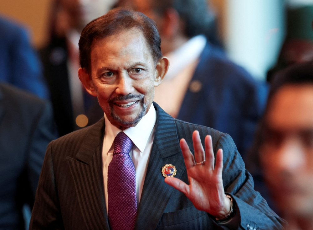 Malaysia’s top heart specialists to assist as Sultan Hassanal Bolkiah undergoes knee operation in Brunei