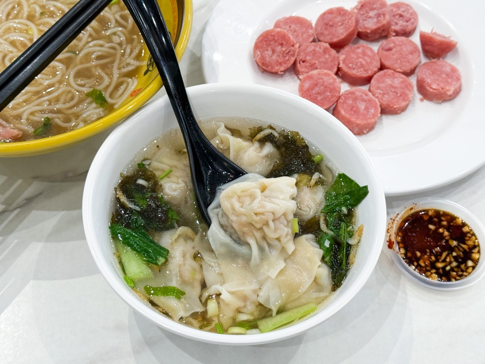 A bowl of Pork ChaoShou delivers its promise with silky skin and juicy filling — Picture by Lee Khang Yi