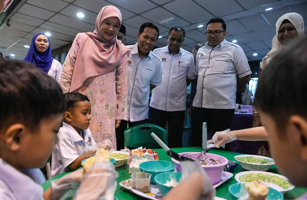 Education Minister Fadhlina Sidek interacts with some preschool children at the Kedah State-Level Preschool PAKAT Programme at the Kedah State Education Department in Alor Setar January 22, 2026. — Bernama pic