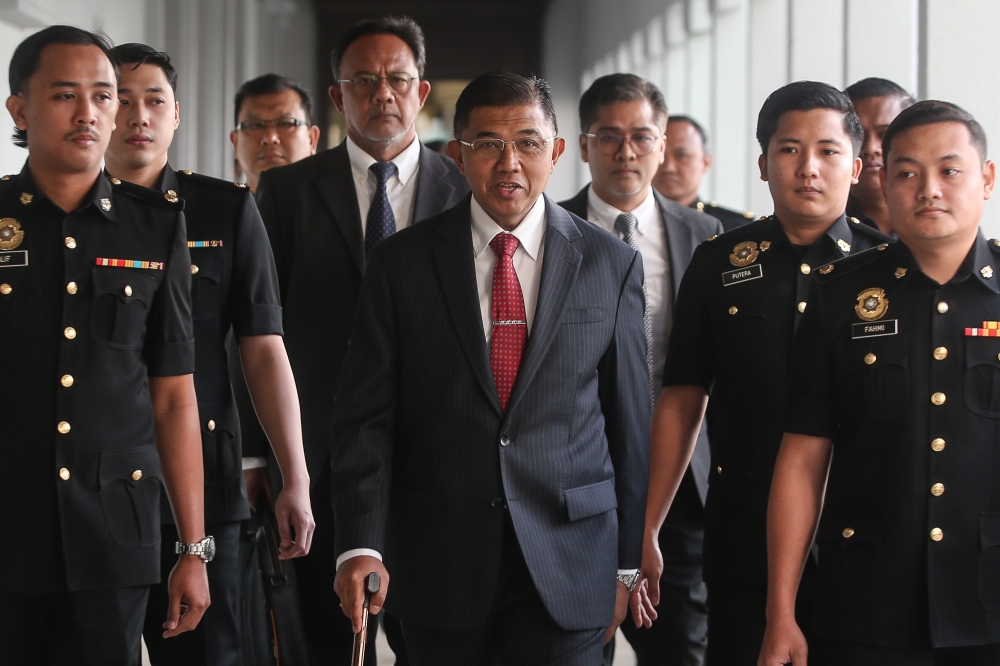 Former chief of Defence Forces Tan Sri Mohd Nizam Jaffar arrives at the Kuala Lumpur High Court Complex on January 23, 2026. — Picture by Yusof Isa