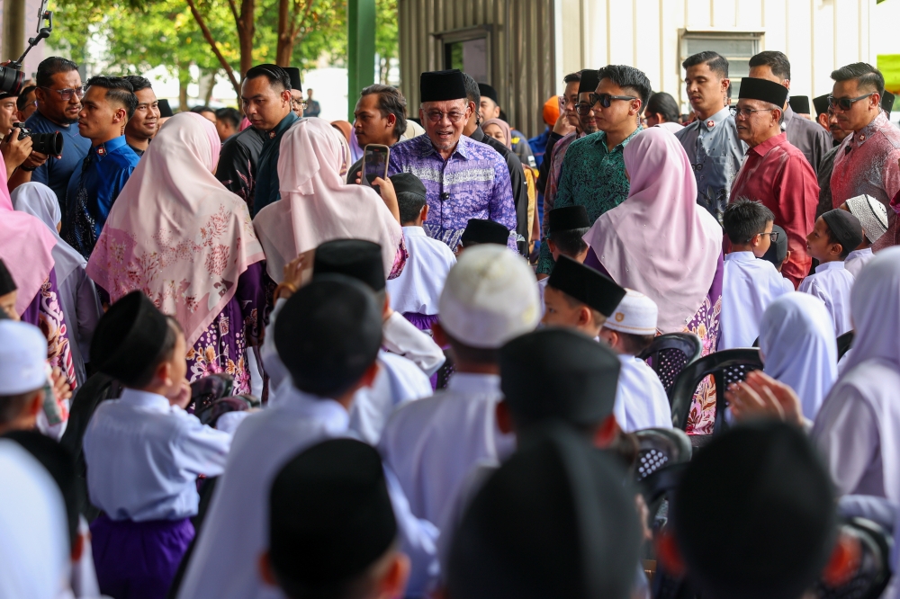 Anwar on one-day working visit to Penang and Kedah, to launch Seberang Jaya Hospital, Guar Kepah Archaeological Gallery