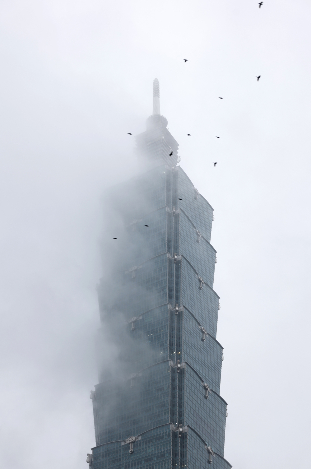 Rain forces delay of Netflix’s live Taipei 101 ‘free solo climb’ to Sunday