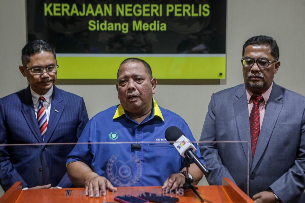 Perlis govt urges ‘win‑win’ resolution between Speaker and ex‑PAS assemblymen, citing need for stability