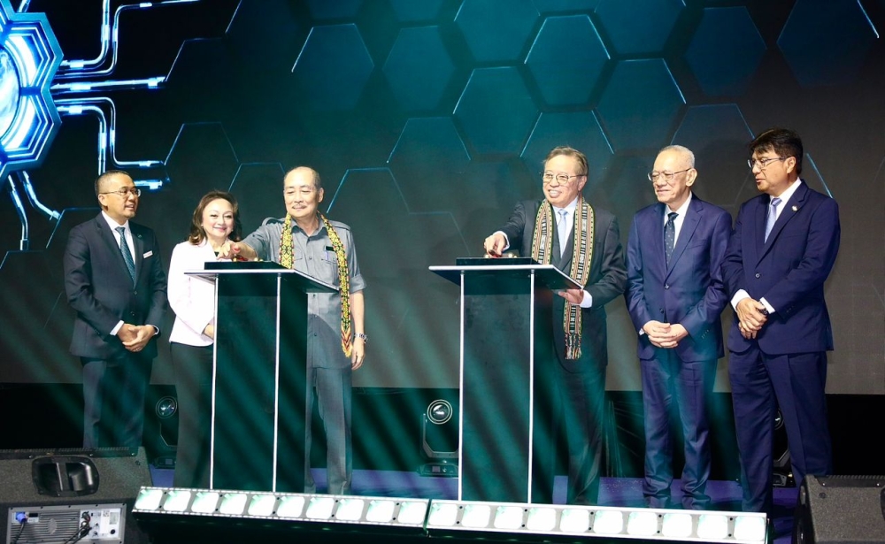 Hajiji: Sarawak–Sabah power grid interconnection energised today, marking major step for Borneo energy cooperation