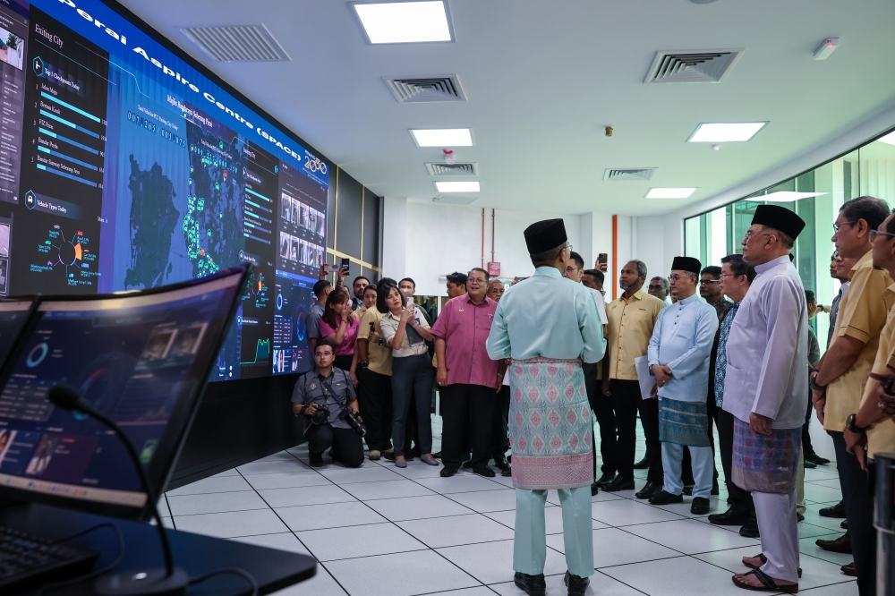 Anwar: Malaysia must break free from middle-income trap with tech-driven growth