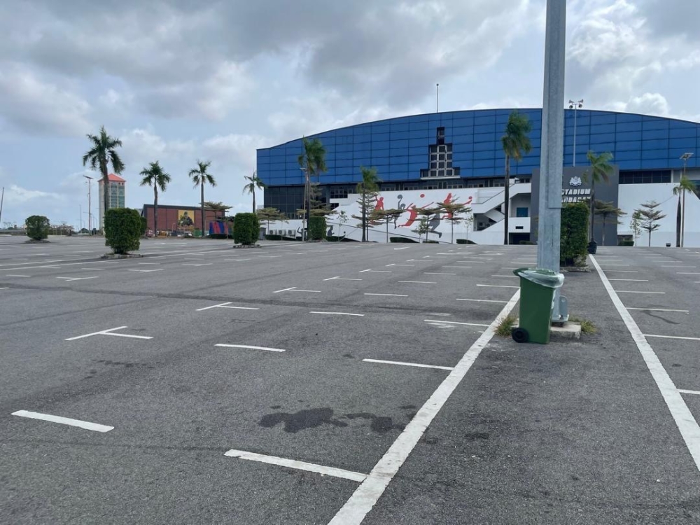 The car park lot where the incident took place last night at the Dataran Mahkota Pasir Gudang in Pasir Gudang. Jan 24, 2026. — Picture courtesy of the Seri Alam district police