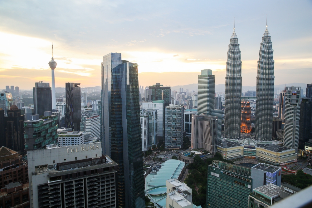 The authors say economic output in Malaysia is shaped by institutions, policy, and collective effort, not by ethnicity, highlighting the complexity behind GDP. — Picture by Choo Choy May