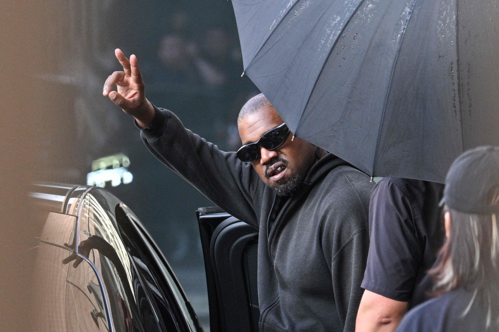 Kanye West apologises, says bipolar disorder drove antisemitic rants and that he ‘lost his grip’ during manic episodes