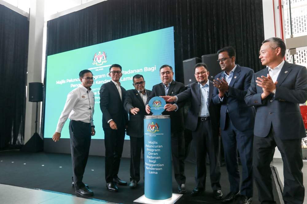 Transport minister: New affordable plan to refresh ageing taxi fleet underway