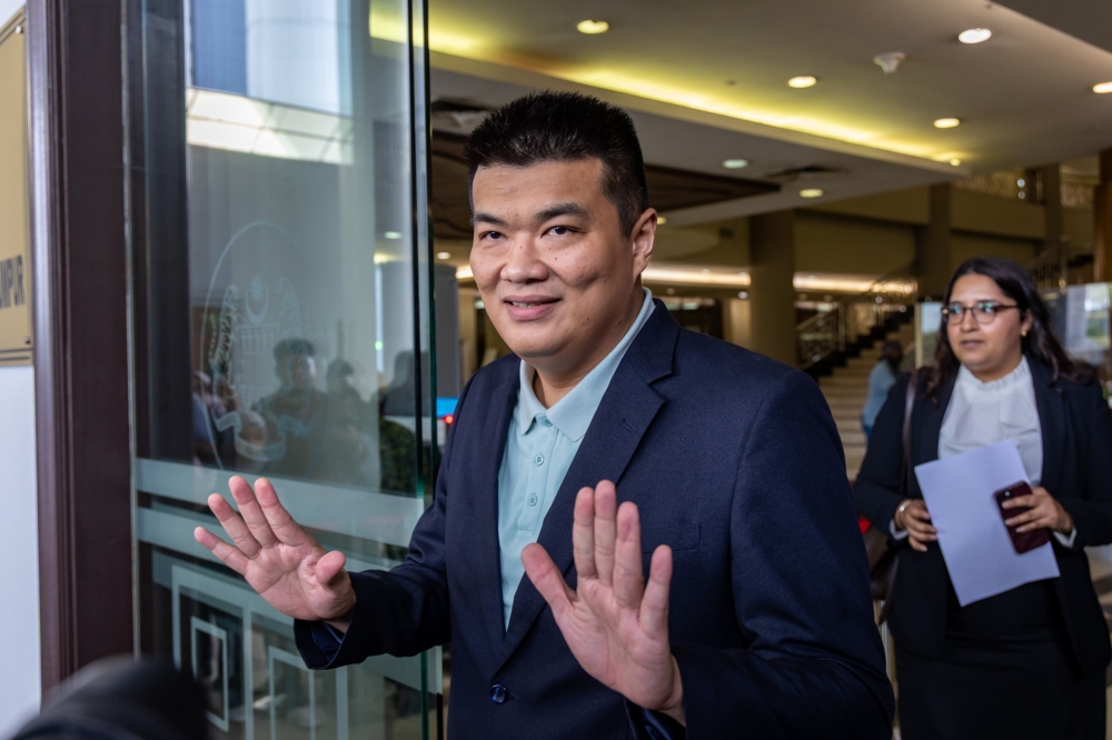 Police question businessman Albert Tei following MACC complaint on video alleging misconduct by Azam Baki