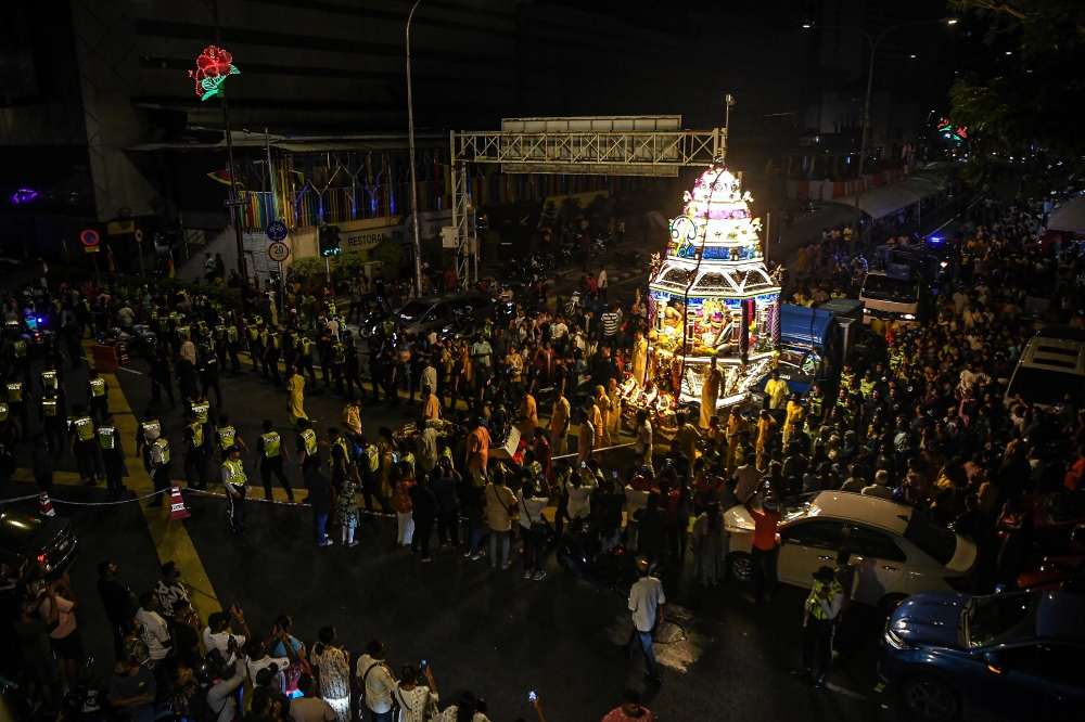 Silver chariot rolls through KL as thousands join Thaipusam procession to Batu Caves
