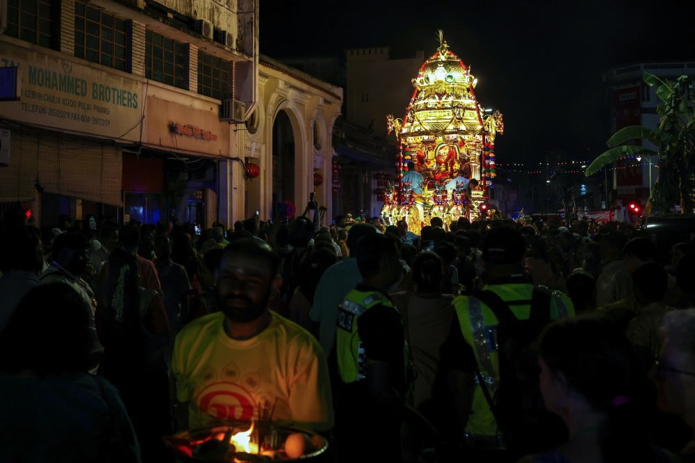 Penang’s ‘Chetti Pusam’ procession lights up eve of Thaipusam with tradition and devotion