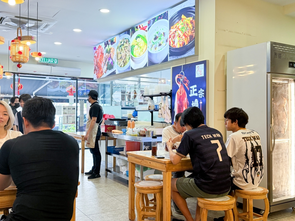 As it's a single shop lot, the place will get packed during lunch time. — Picture by Lee Khang Yi