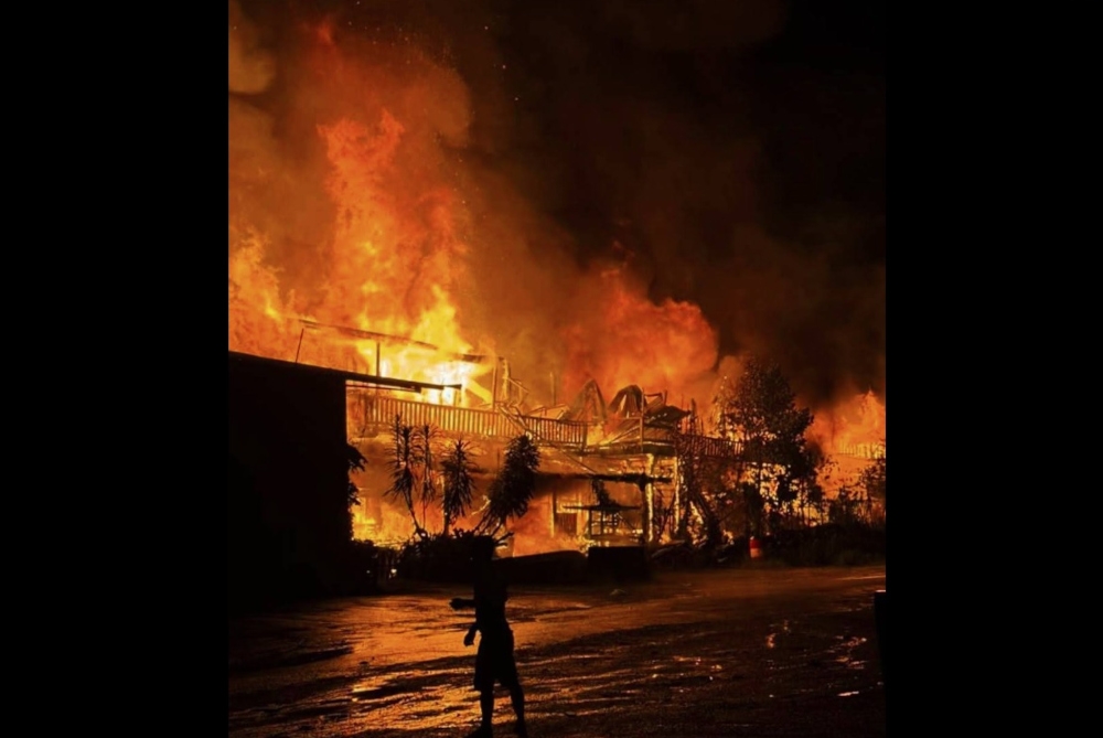 A Sarawak Fire and Rescue Department operations centre spokesperson said an emergency call was received at 1.01am, prompting 16 firefighters from the Bintulu Fire and Rescue Station to be dispatched to the location, about six kilometres away. — Picture from Facebook/Sibu Sarawak page