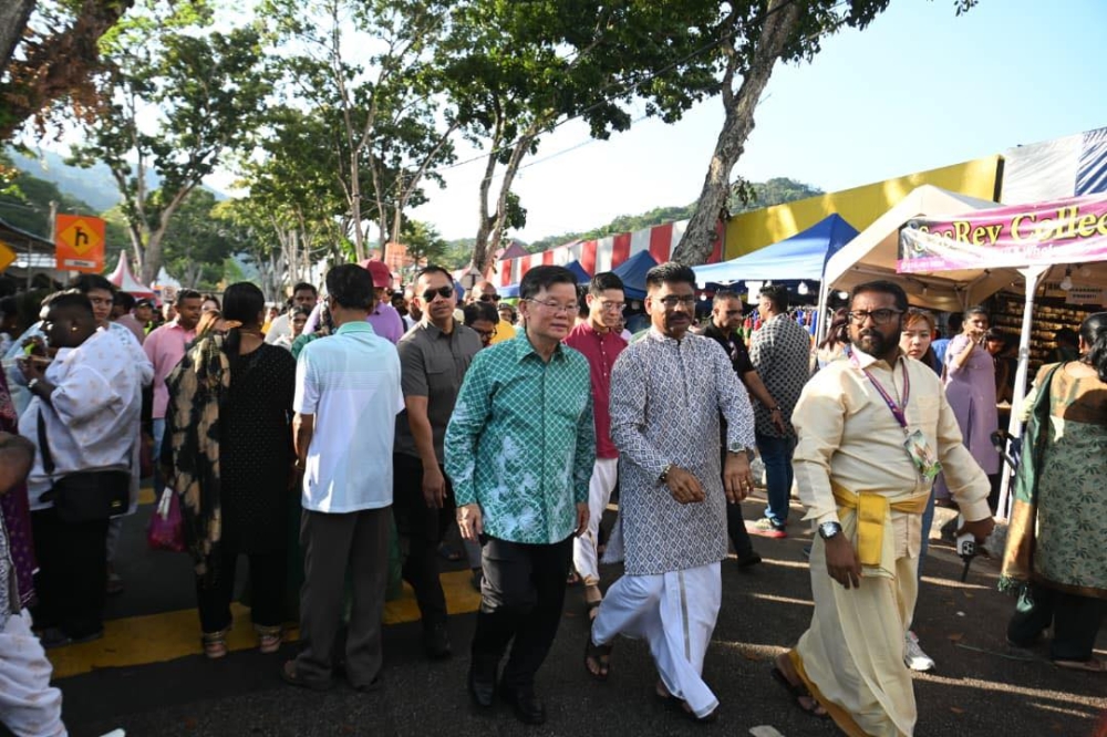 Penang Chief Minister Chow Kon Yeow says a feasibility study for motorised lift at Penang temple completed, promising easier access for devotees. — Picture via Facebook/Chow Kon Yeow