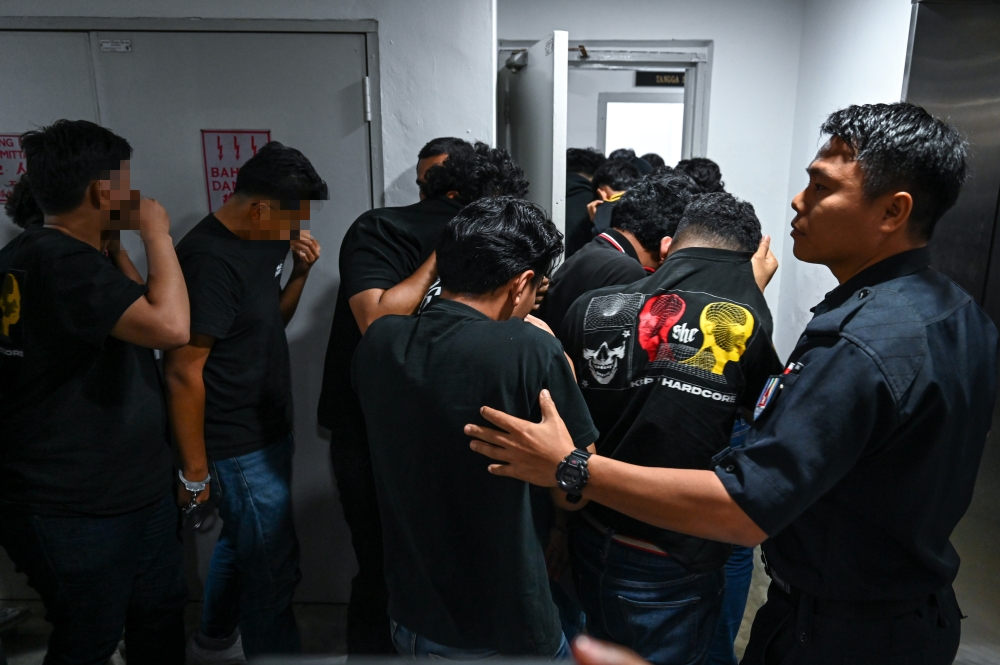 Kuala Terengganu district police chief ACP Azli Mohd Noor said they were among some 400 supporters detained and brought to the district police headquarters last night for urine screening. — Bernama pic