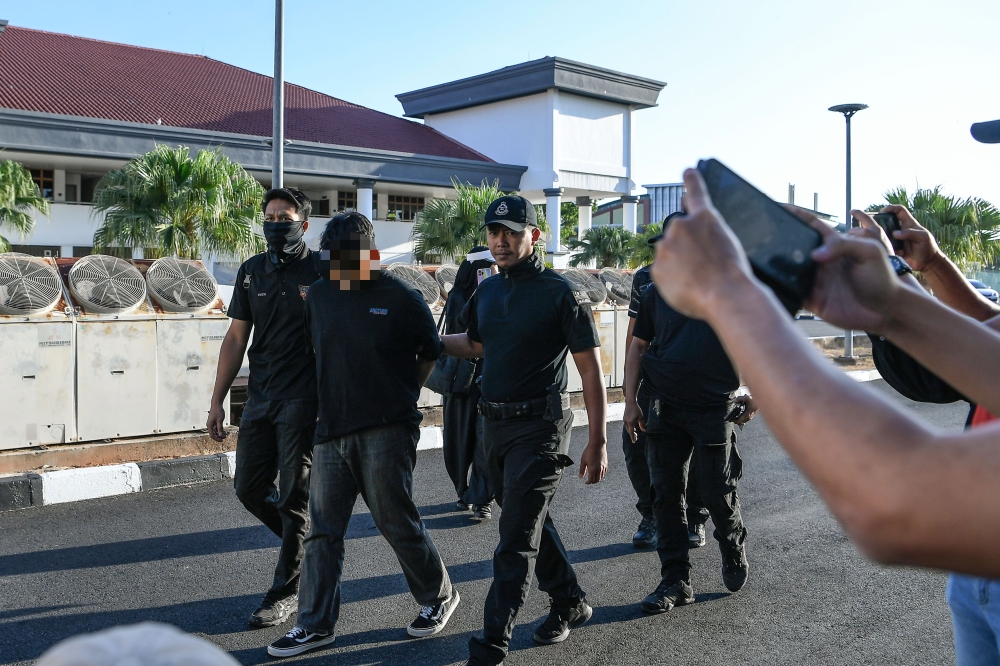 Kedah cops hunt for weapon allegedly used to stab man’s mother