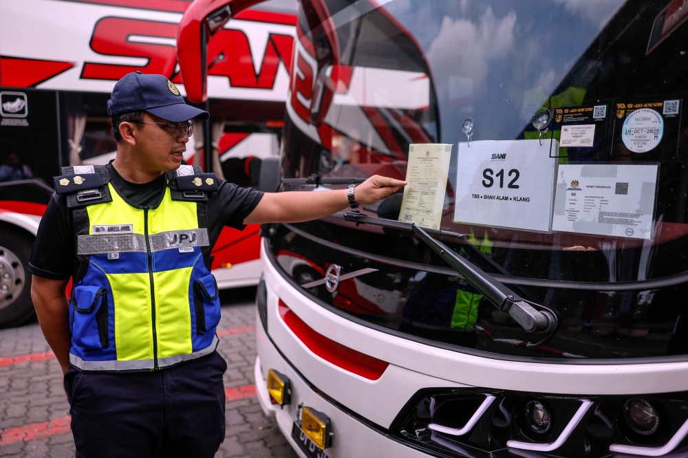 The Road Transport Department (JPJ) will conduct special enforcement operations on heavy vehicles ahead of Chinese New Year. — Bernama pic