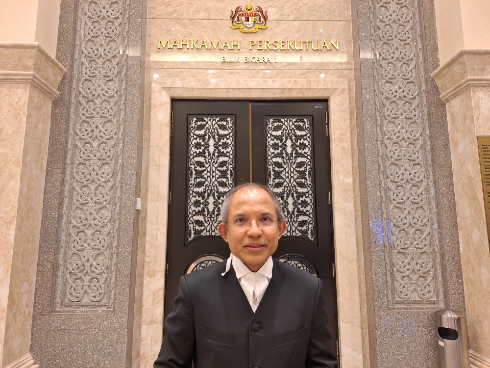 Benjamin John Dawson, the lead lawyer for the Malaysian Communications and Multimedia Commission (MCMC). — Picture by Ida Lim