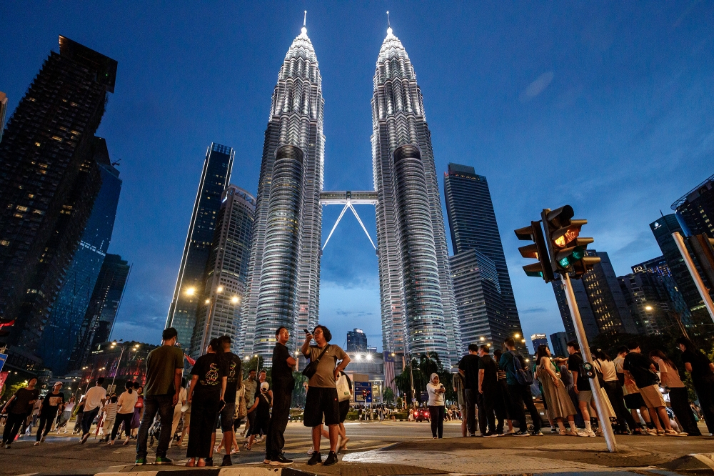 Kuala Lumpur Traffic Investigation and Enforcement Department chief ACP Mohd Zamzuri Mohd Isa said Kuala Lumpur City Hall will close the roads in stages from 2 pm to midnight to ensure the smooth running of the event and the safety of road users and the public. — Picture by Firdaus Latif