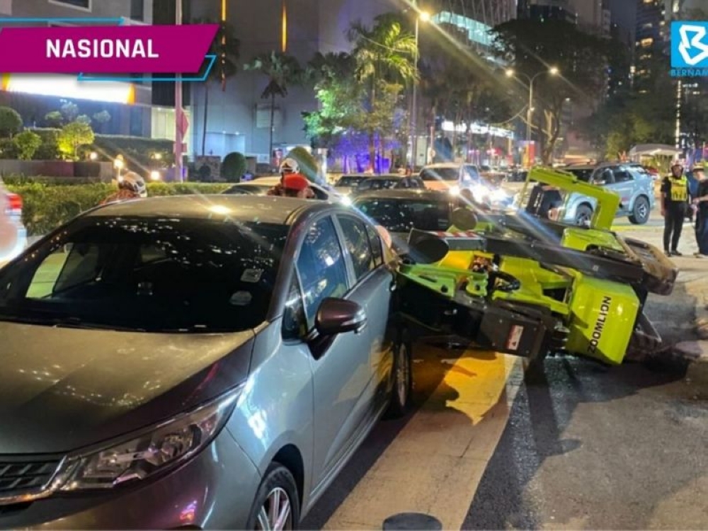 Crane topples during signboard work on Jalan Perak in KL, claims life of Bangladeshi worker