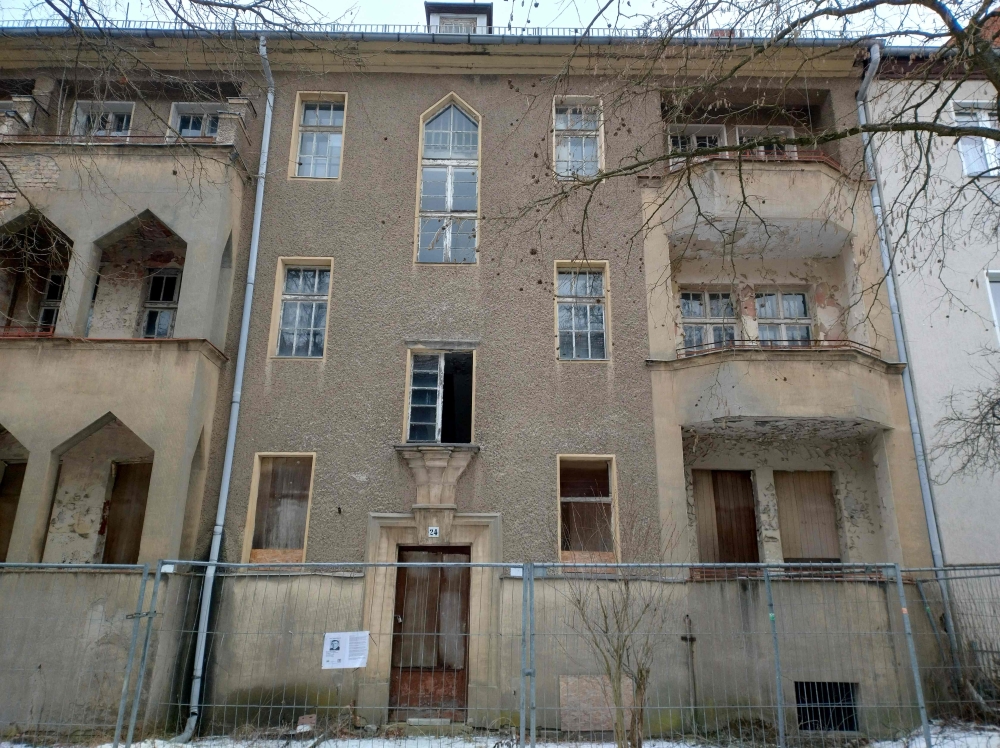Abandoned houses in eastern Berlin's Karlshorst district, previously used by Russian soldiers and their families until their withdrawal in 1994, have Berlin city authorities at a loss to know what to do with the buildings, which Russia still owns. — AFP pic