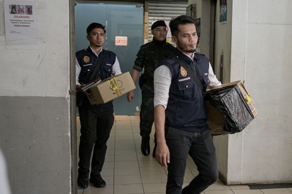 GOF seizes over RM3m in e‑cigarette products, detains 18 in coordinated raids in Kelantan, Terengganu and Pahang