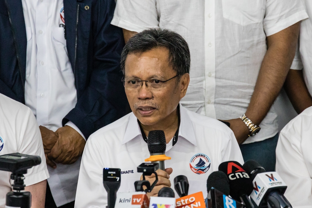 KK Sessions Court stays contempt proceedings against Shafie Apdal over Zara Qairina remark pending judicial review