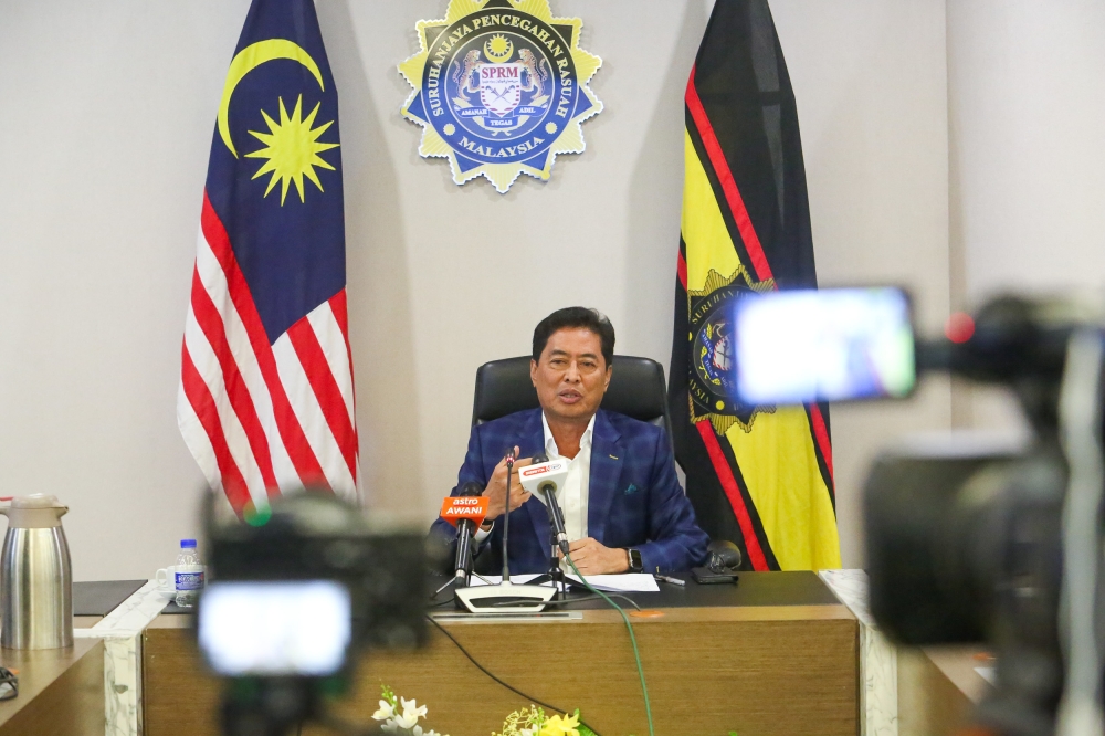 Malaysian Anti-Corruption Commission (MACC) Chief Commissioner Tan Sri Azam Baki today said he has nothing to hide regarding his shareholdings and is open to scrutiny. — Picture by Choo Choy May