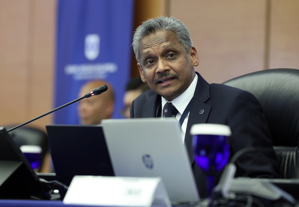 BNM governor Datuk Seri Abdul Rasheed Ghaffour said in the fourth quarter of 2025, headline inflation remained stable at 1.3 per cent (3Q 2025: 1.3 per cent) while core inflation increased to 2.3 per cent (3Q 2025: 2.0 per cent). — Bernama pic