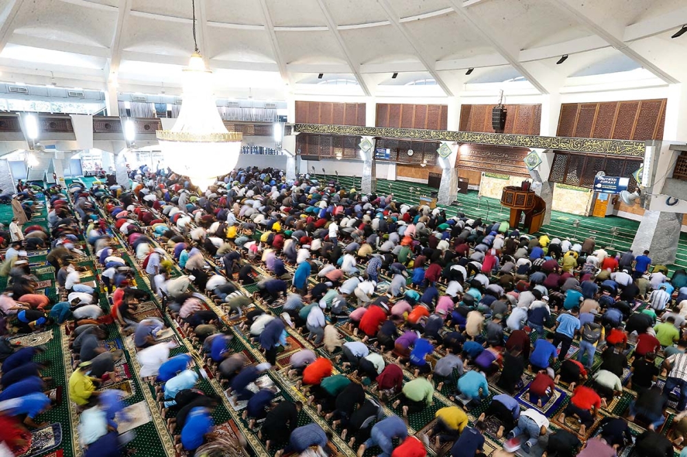 File picture of Muslims performing Friday prayer at Penang State Mosque, Jalan Masjid Negeri, April 1, 2022. — Picture by Sayuti Zainudin