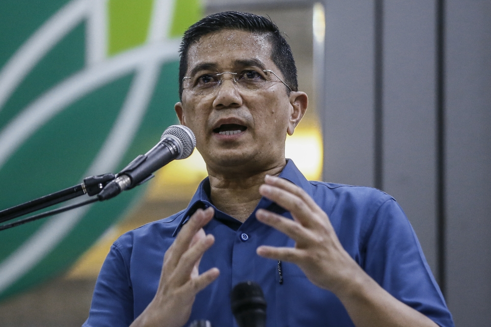 Bersatu secretary-general, Datuk Seri Mohamed Azmin Ali, said it was an offence for any member to collude with individuals or parties who acted contrary to the party’s Constitution and who uttered abusive remarks that tarnished the party’s good name and dignity. — Picture by Hari Anggara.