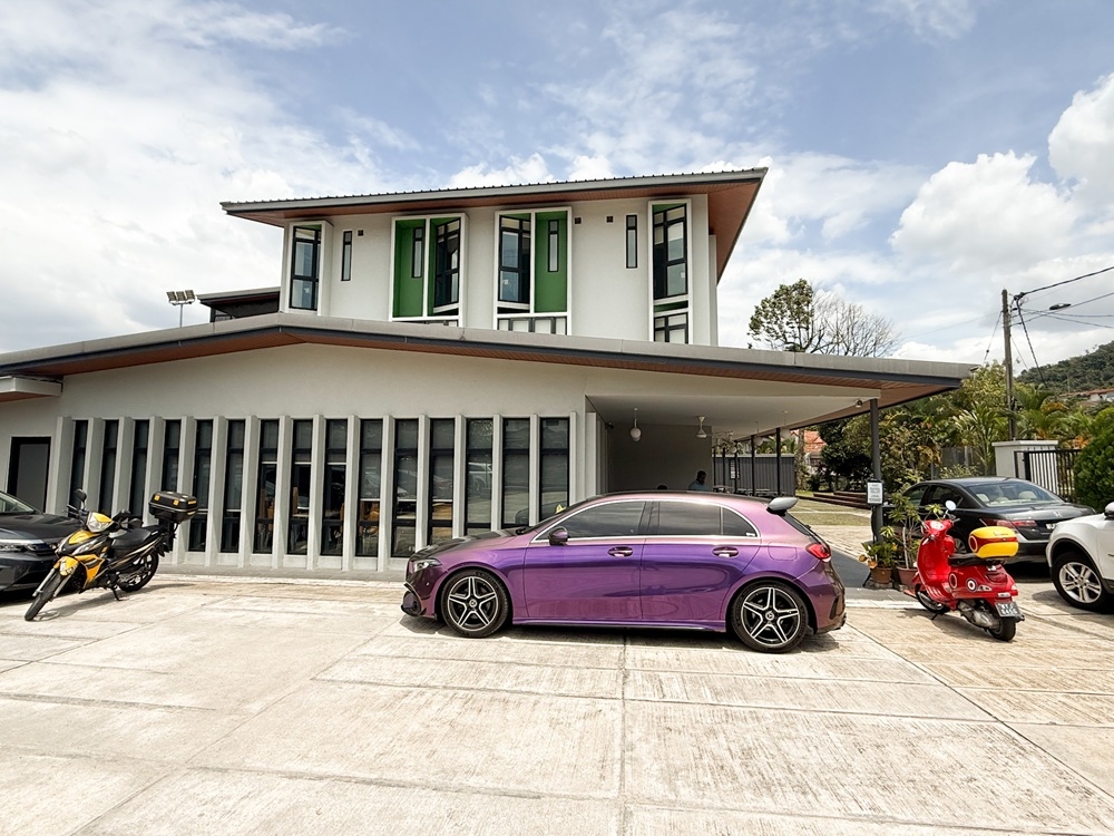 Find La Salle Hall just round the corner from the La Salle school, off Jalan Chantek 5/13. — Picture by Lee Khang Yi