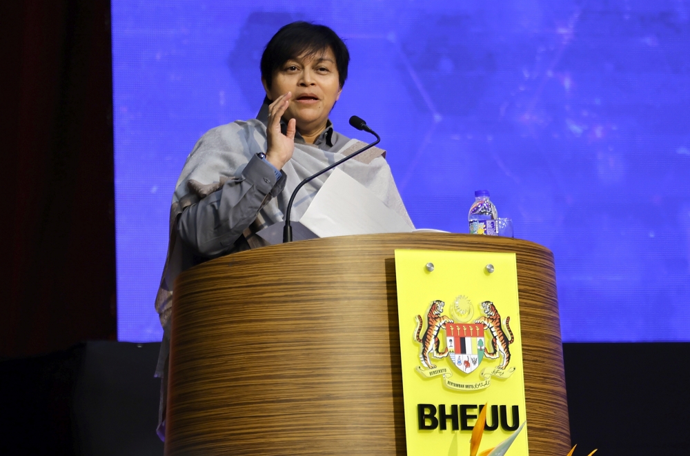Minister in the Prime Minister’s Department (Law and Institutional Reform) Datuk Seri Azalina Othman Said delivers a speech at the launch of the Second Chance Policy Release Programme – Fast Track 2026, Putrajaya, February 16, 2026. — Bernama pic