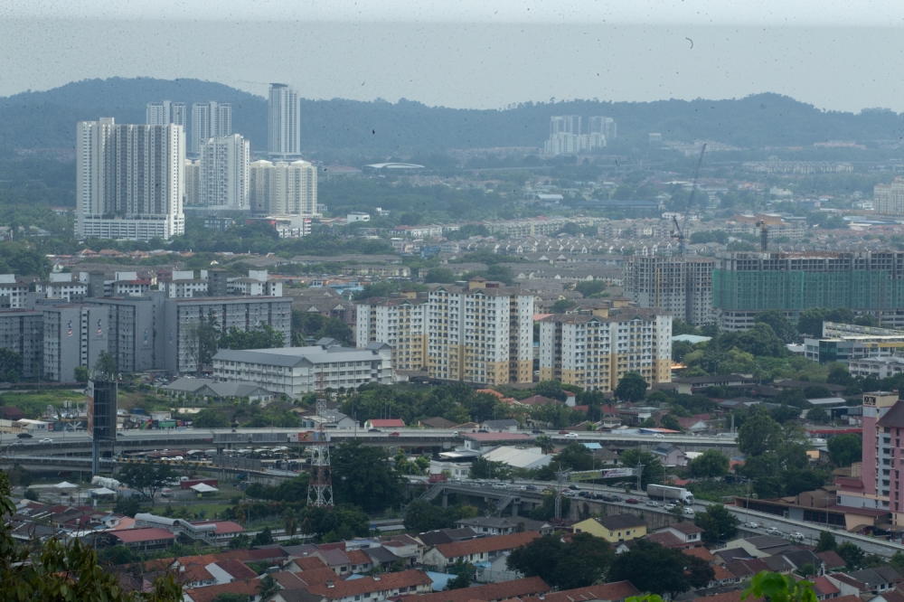 The project still awaits budget approval from the Health Ministry, as the construction of public hospitals falls under federal responsibility. Mayor Datuk Mohamad Zahri Samingon said once funding is secured, the state will collaborate with federal authorities to finalise and prepare the site. — Picture by Raymond Manuel