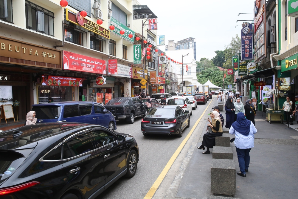 Chinese Muslim restaurants along Petaling Street. — Picture By Choo Choy May