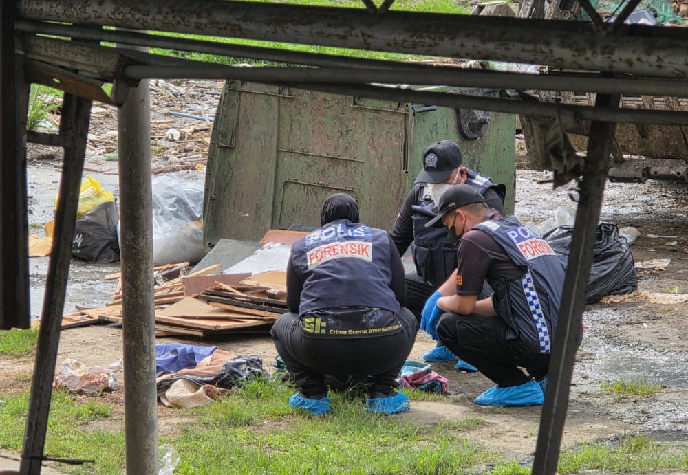 The case shocked the local community when several dismembered body parts were discovered in a rubbish bin and around a shop-house area in Taman Indah Permai by garbage workers at about 6.30am last Thursday. — Picture courtesy of Info X