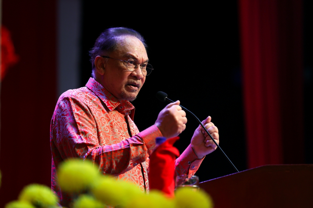 In a Facebook post today, Prime Minister Datuk Seri Anwar Ibrahim said acts of worship throughout the holy month should be driven by the spirit of ‘mujahadah’ (the inner struggle against personal desires), not solely in pursuit of rewards in the hereafter. — Bernama pic 