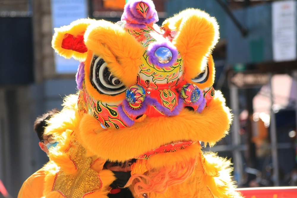 Thai police donned a lion dance costume during this week’s Lunar New Year festivities to arrest a suspect accused of stealing about US$64,000 worth of Buddhist artefacts. — Unsplash pic/Tong Su
