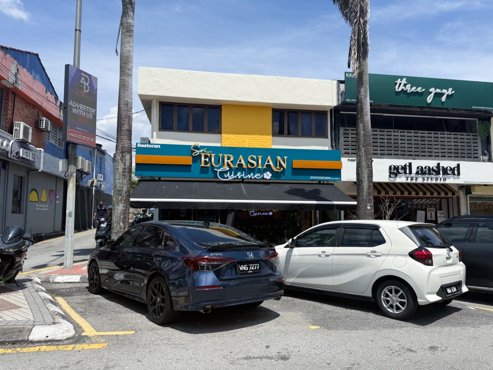 The restaurant sits at the row of shophouses where McDonalds and Taco Bell is located in Bangsar. 