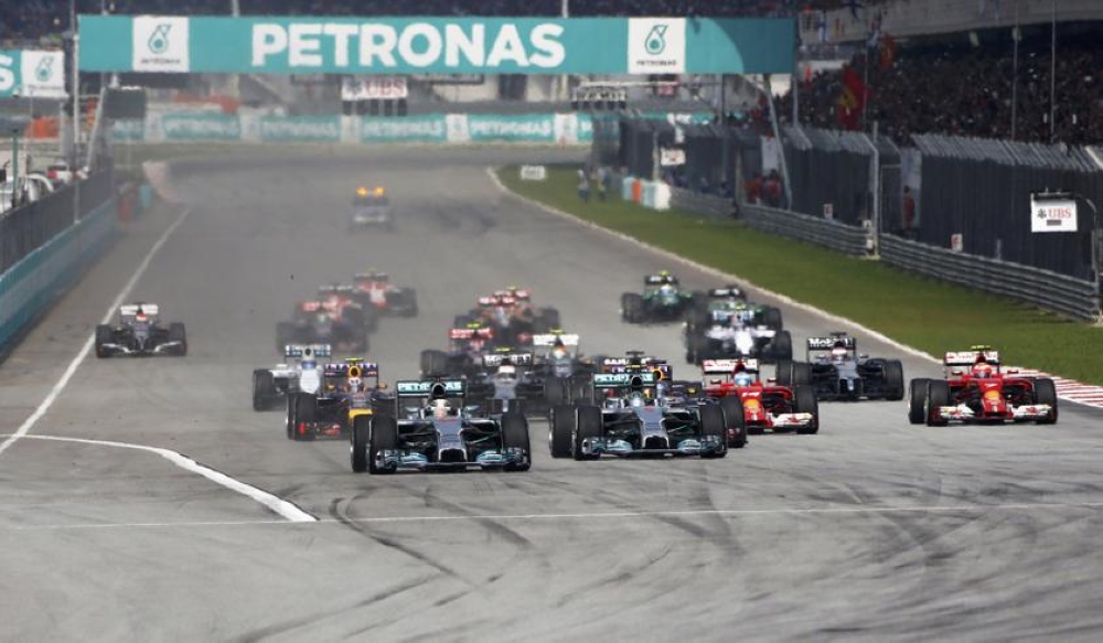 Mercedes Formula One driver Lewis Hamilton of Britain leads the pack during the Malaysian F1 Grand Prix at Sepang International Circuit March 30, 2014. — Reuters pic 