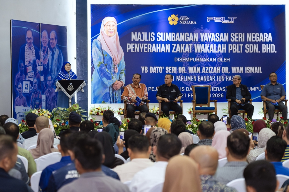 Datuk Seri Dr Wan Azizah Wan Ismail speaks at the Yayasan Seri Negara and Zakat Wakalah PBLT Sdn Bhd Donation Ceremony in Kuala Lumpur February 21, 2026. — Bernama pic