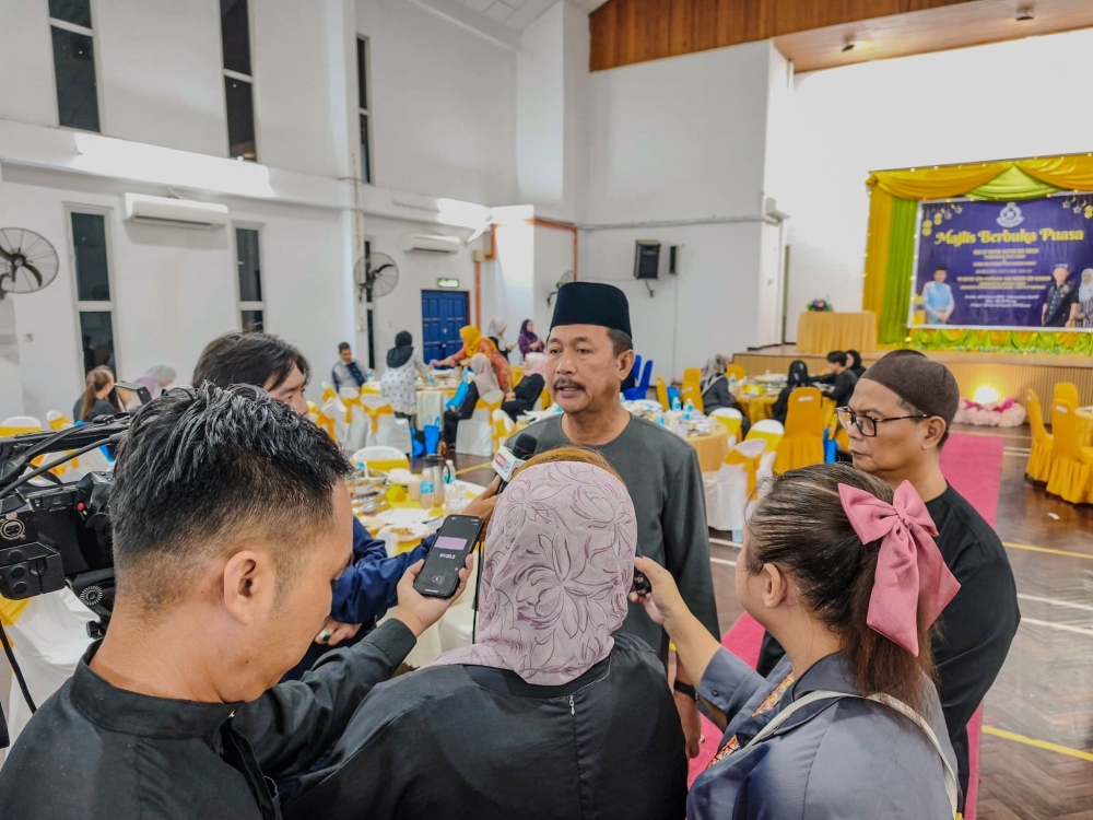 Sabah Police Commissioner Datuk Jauteh Dikun speaks to reporters during a breaking-of-fast event at the Ranau District Police Headquarters. — Picture via Facebook/Polis Ranau