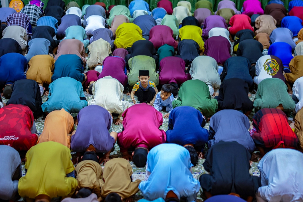 Muslims view tarawih prayers during Ramadan as a chance for spiritual reflection, self-discipline, and youth engagement in worship. — Bernama pic