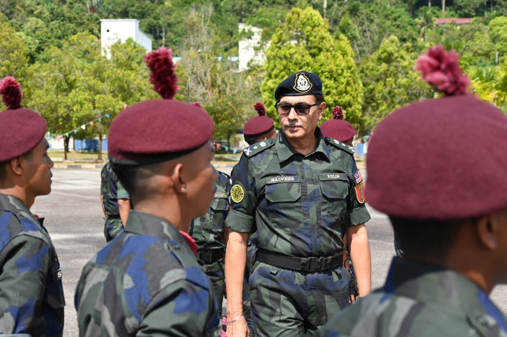 General Operations Force (GOF) Northern Brigade Commander SAC Balveer Singh Mahindar Singh said the 11am operation resulted in the arrest of a man believed to be the owner of the premises. — Picture via Facebook/Briged Utara PGA