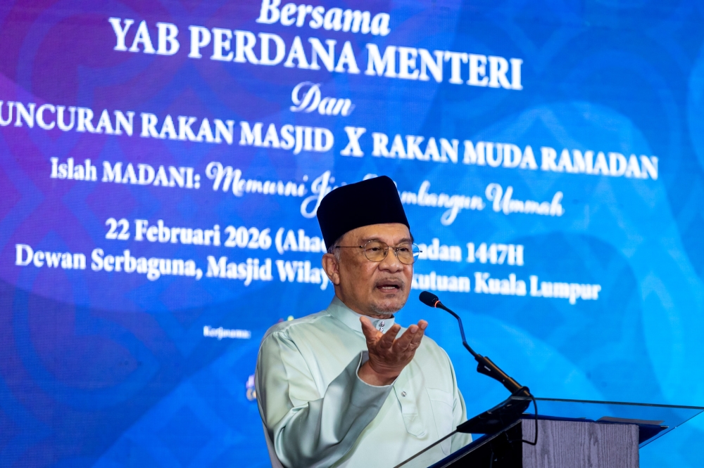 Prime Minister Datuk Seri Anwar Ibrahim speaks during the launch of the Rakan Masjid X Rakan Muda Ramadan programme and a breaking-of-fast event at the Federal Territory Mosque in Kuala Lumpur on February 22, 2026. — Picture by Firdaus Latif