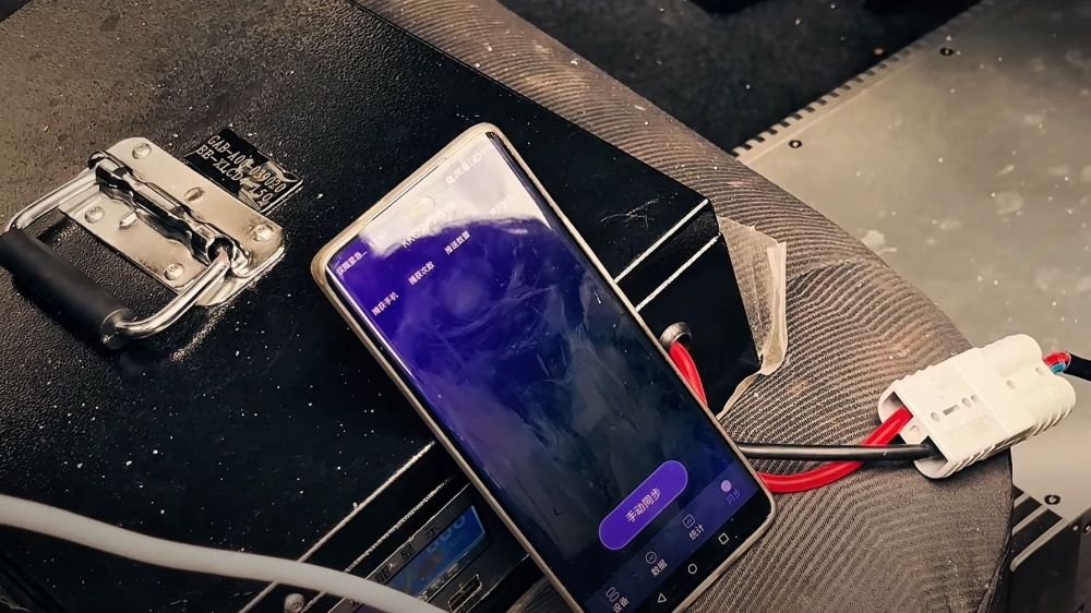 A new breed of mobile transceiver towers – fake, portable, and run by syndicates – is hijacking phone signals to push phishing texts that bypass network filters entirely. — SoyaCincau pic